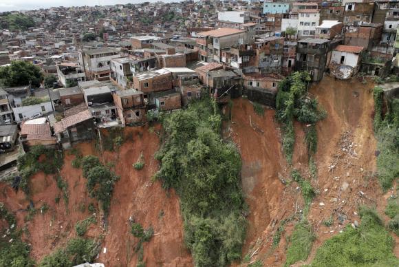 Chuvas alertam sobre desmoronamentos em Salvador
