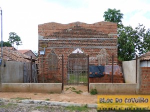 Igreja de onde a vítima caiu