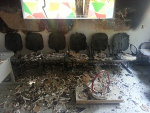 Moveis e objetos foram destruídos pelas chamas