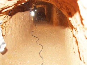 O Serviço de Inteligência da Polícia Militar descobriu o túnel que seria usado pelos presos para fugir da Casa de Custódia, em Teresina