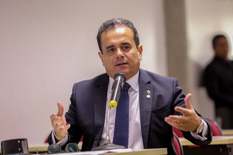 henrique_a8ab43723142a673ce723ba9603de98e95dba00b.jpg